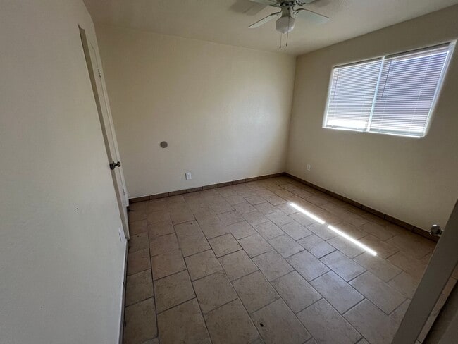 Building Photo - 540 Cardenas Dr SE