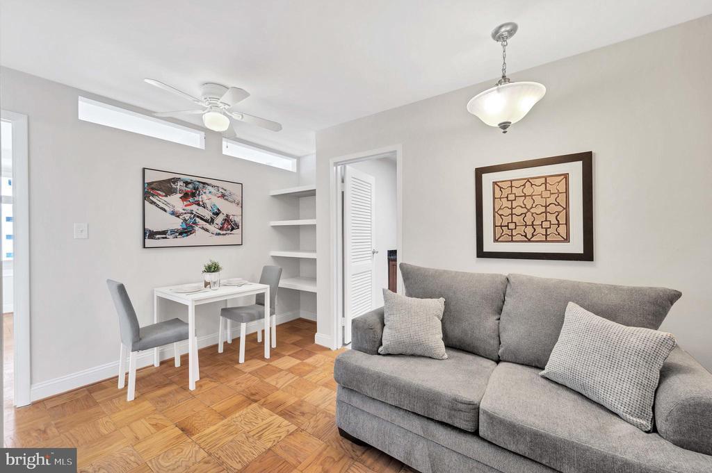 Foto principal - 2401 H St NW