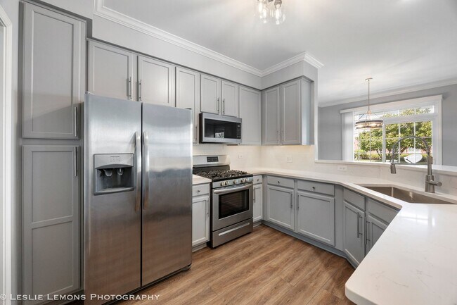 Foto del edificio - 24022 Walnut Cir