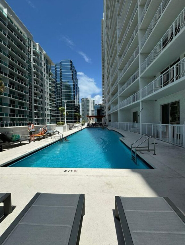 Foto del edificio - 1200 Brickell Bay Dr