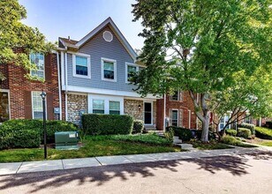 Building Photo - 8059 Hetz Dr