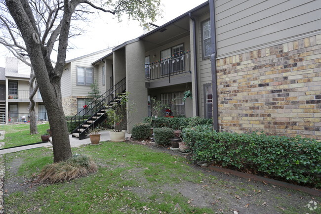 Building Photo - Prestonwood Green Condos