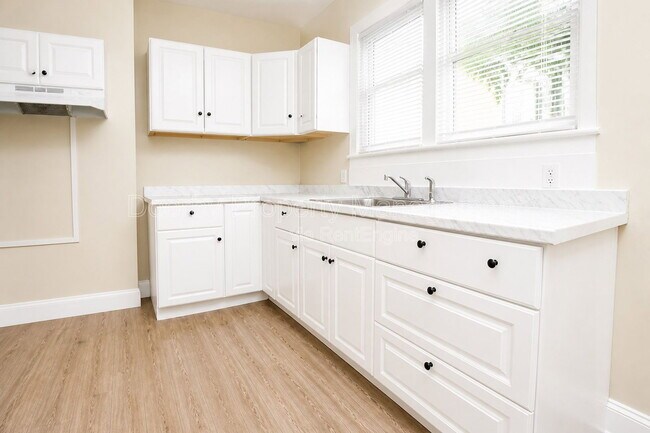 Foto del edificio - 2612 E 19th St