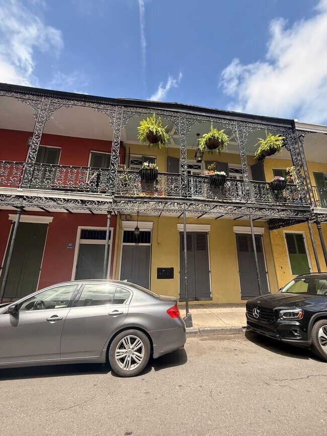 Building Photo - 1117 Royal St
