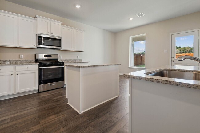 Foto del edificio - 16457 Blossom Grv Dr