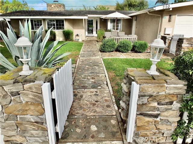 Building Photo - 220 Loyola Rd