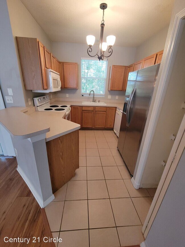 Building Photo - 2 br, 1.5 bath House - 11050 Black Swan Ct.