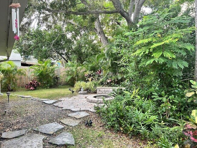 Foto del edificio - 1168 Bass Blvd