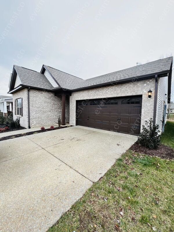 Foto del edificio - 136 Crabourne Dr