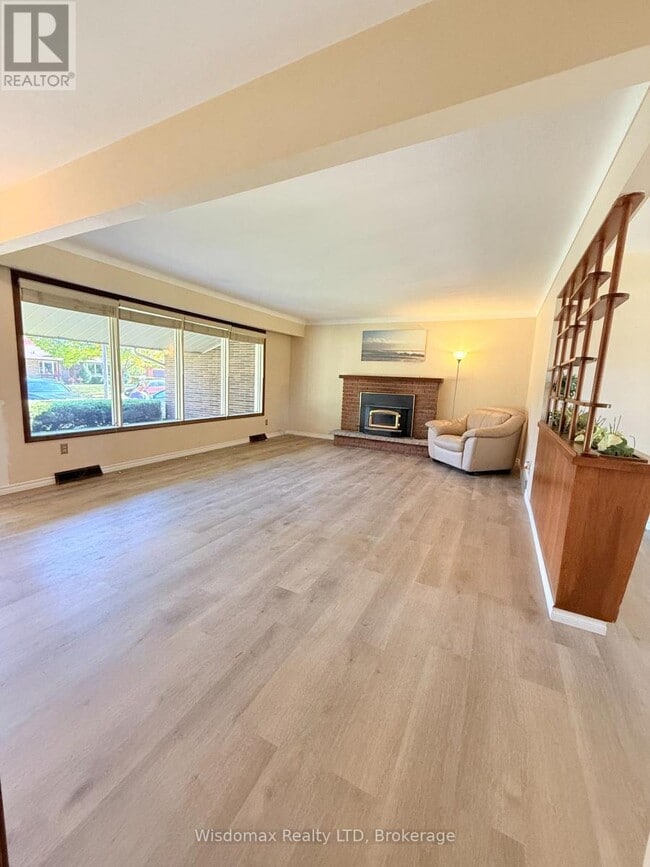 Building Photo - 15 Pamela Dr