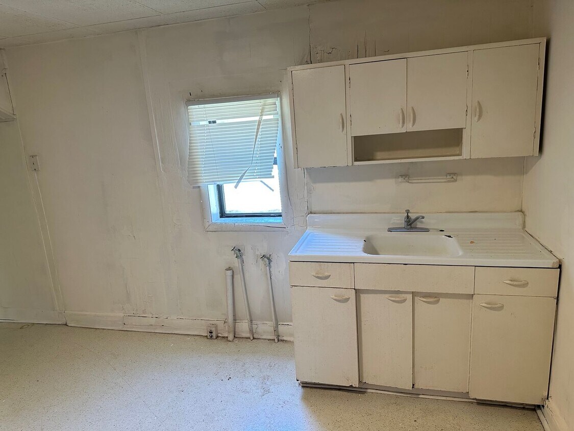 Building Photo - 609 W Hovey St