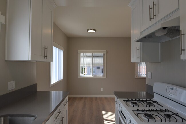 Building Photo - 345 E San Jose Ave