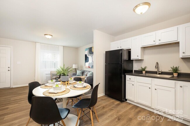 Foto del edificio - 1850 Lowell Bethesda Rd