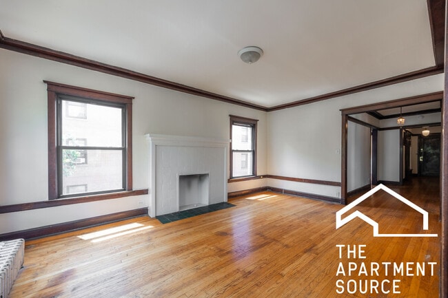 Foto del edificio - 2427 N Sawyer Ave