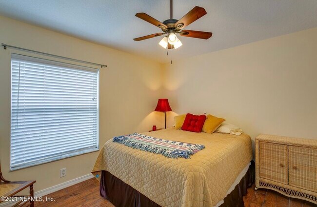 Foto del edificio - 453 Island View Cir