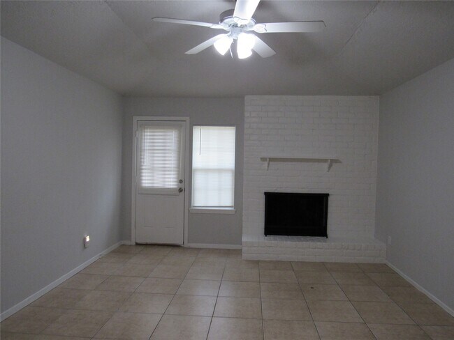 Building Photo - 8619 Little River Rd