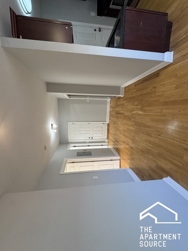 Building Photo - 4564 W George St