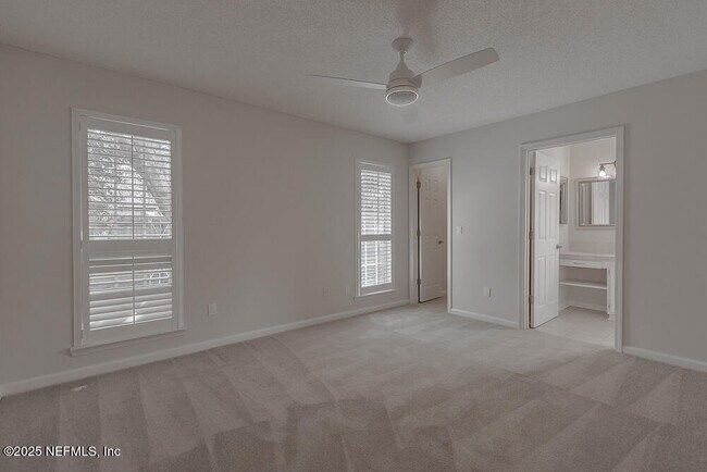 Foto del edificio - 1819 Ashmore Green Dr