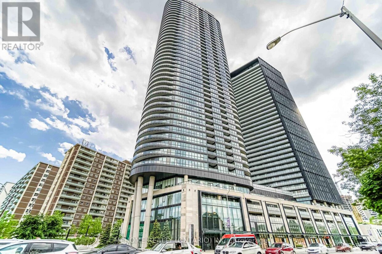 Primary Photo - 585-1585 Bloor St E
