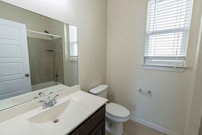 Building Photo - 5854 Urbano Bnd