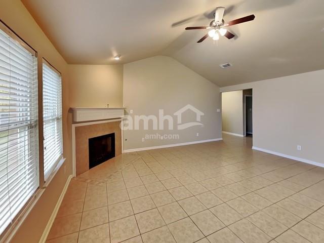 Foto del edificio - 3434 Falcon Trail Ct