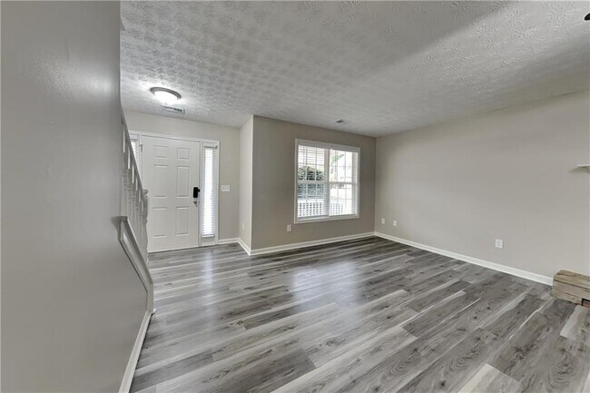 Building Photo - 275 Grayson Manor Dr SW