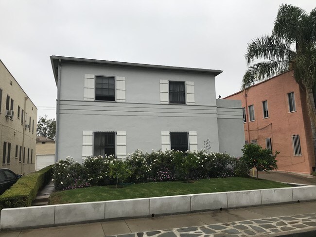 Wilshire y San Vicente - 6521 Orange St