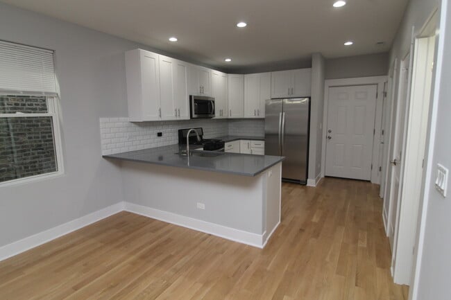 Building Photo - 1411 W Taylor St