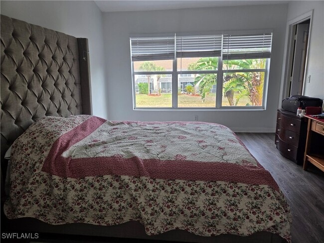 Building Photo - 977 Hampton Cir