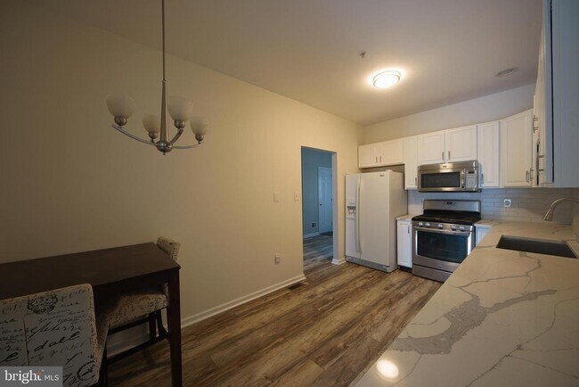Foto del edificio - 647 Summit St