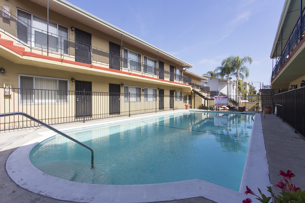 1327 Pacific Beach Dr Unit 10, San Diego, CA 92109 Apartment for Rent in San Diego, CA