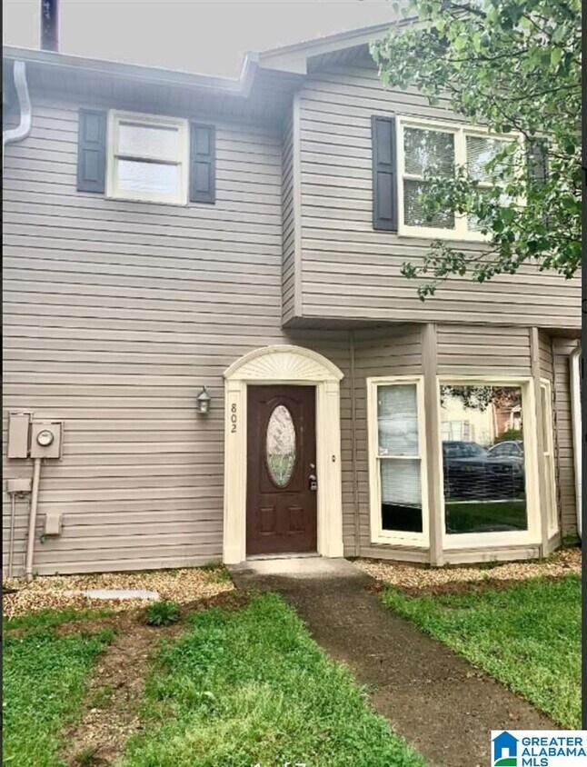 Primary Photo - 802 Hillsboro Ln