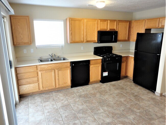 Building Photo - 10500 Ramah Dr NW