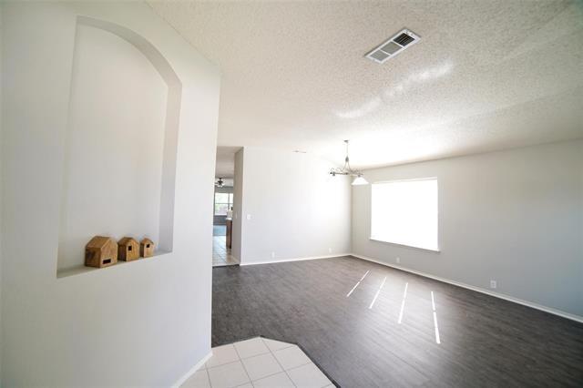 Building Photo - 2204 Eagle Mountain Dr