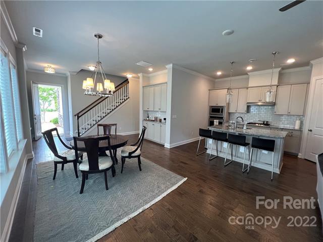 Foto del edificio - 9735 Briarwick Ln