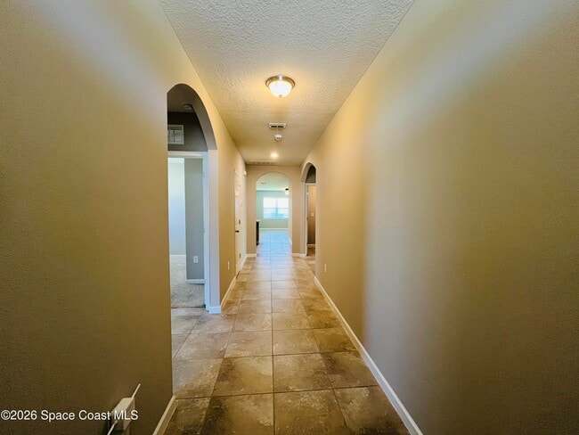 Building Photo - 420 Sorrento Dr