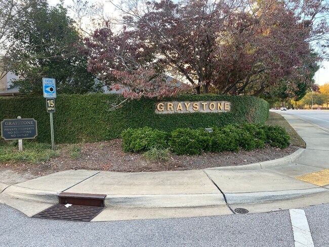 Building Photo - 2218 Graystone Dr