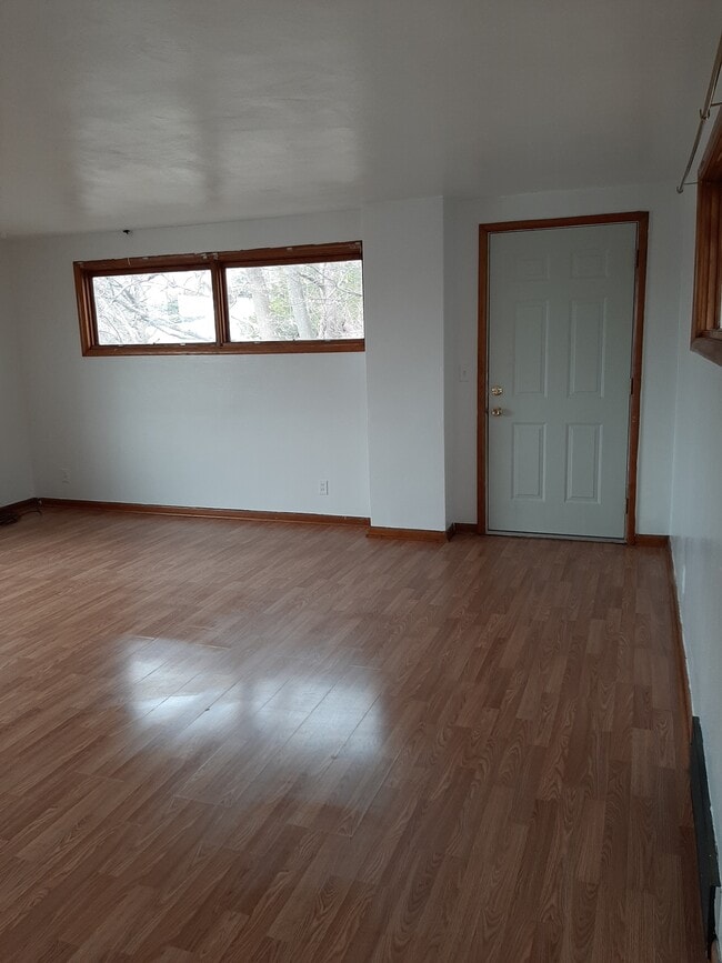 Building Photo - 517 Stafford Ave