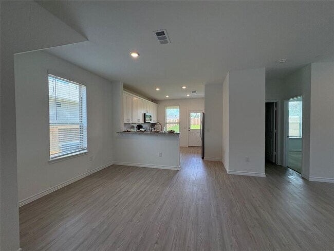 Building Photo - 15190 Cyn Rpds Rd