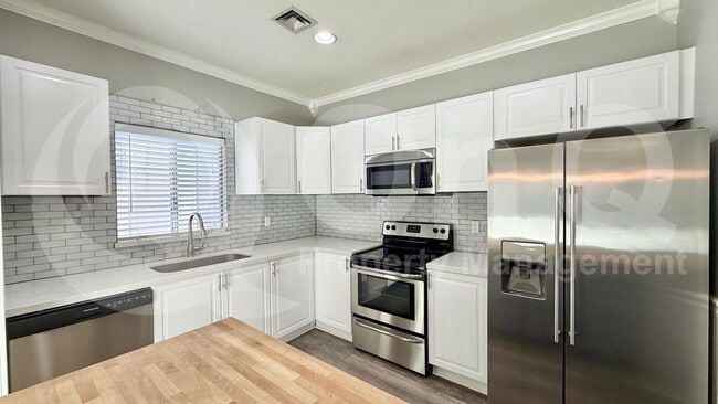 Foto del edificio - 1970 N Hartford St