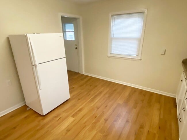 Foto del edificio - 2-Bedroom 1 Bath Ranch Style Home Near GD ...