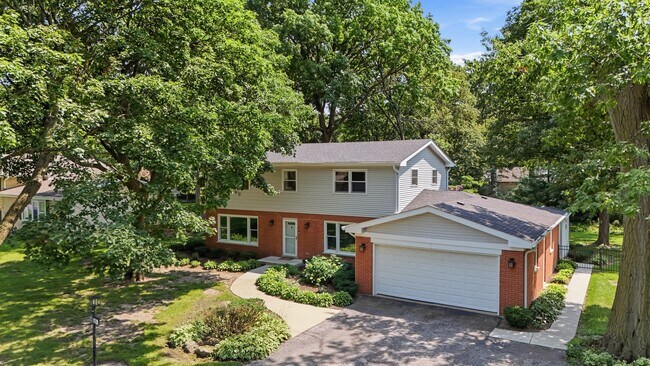 Foto del edificio - 317 E Forest Ln