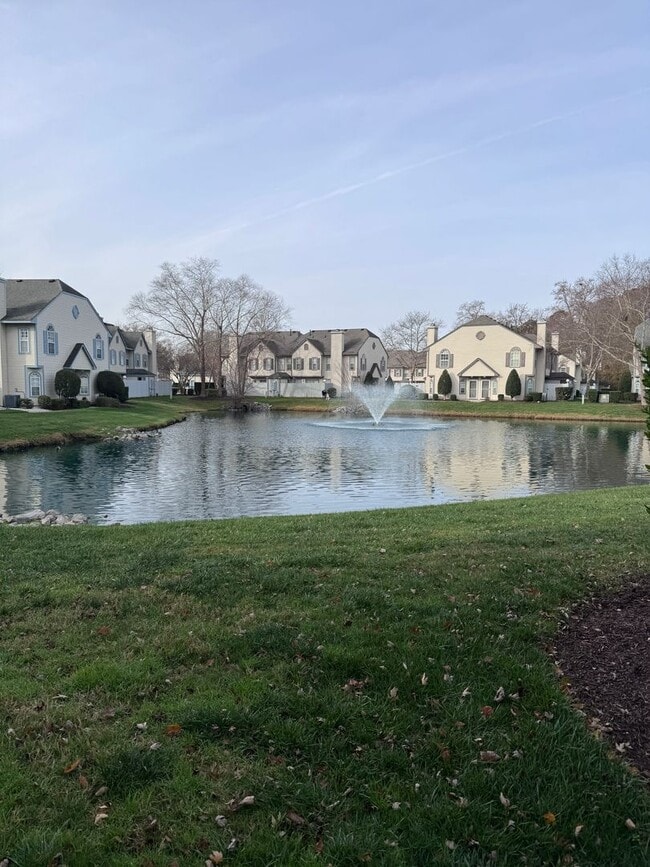 Building Photo - 2 Br 2 Bath