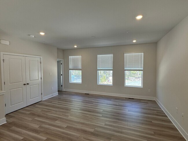 Foto del edificio - Stylish Townhome Overlooking River Marsh Golf Course- Cambridge, MD