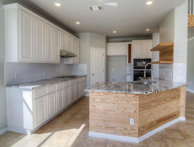 Building Photo - 1616 Sienna Dr