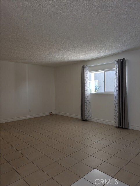 Foto del edificio - 665 W Altadena Dr