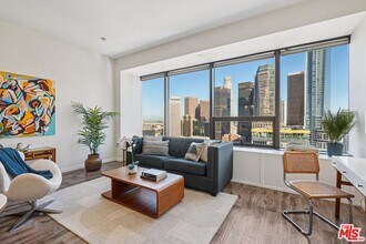 Building Photo - 1100 Wilshire Blvd