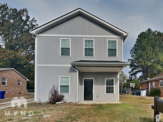 Building Photo - 805 Da Vinci St