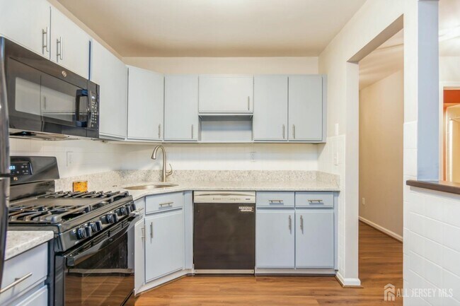 Building Photo - 1801 Tanglewood Ct
