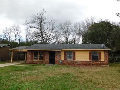 Primary Photo - 405 Southlawn Dr